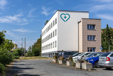 Nové ordinace, byty i parkoviště. Rekonstrukce budovy u stodské nemocnice je hotová Nové ordinace, byty i parkoviště. Rekonstrukce budovy u stodské nemocnice je hotová